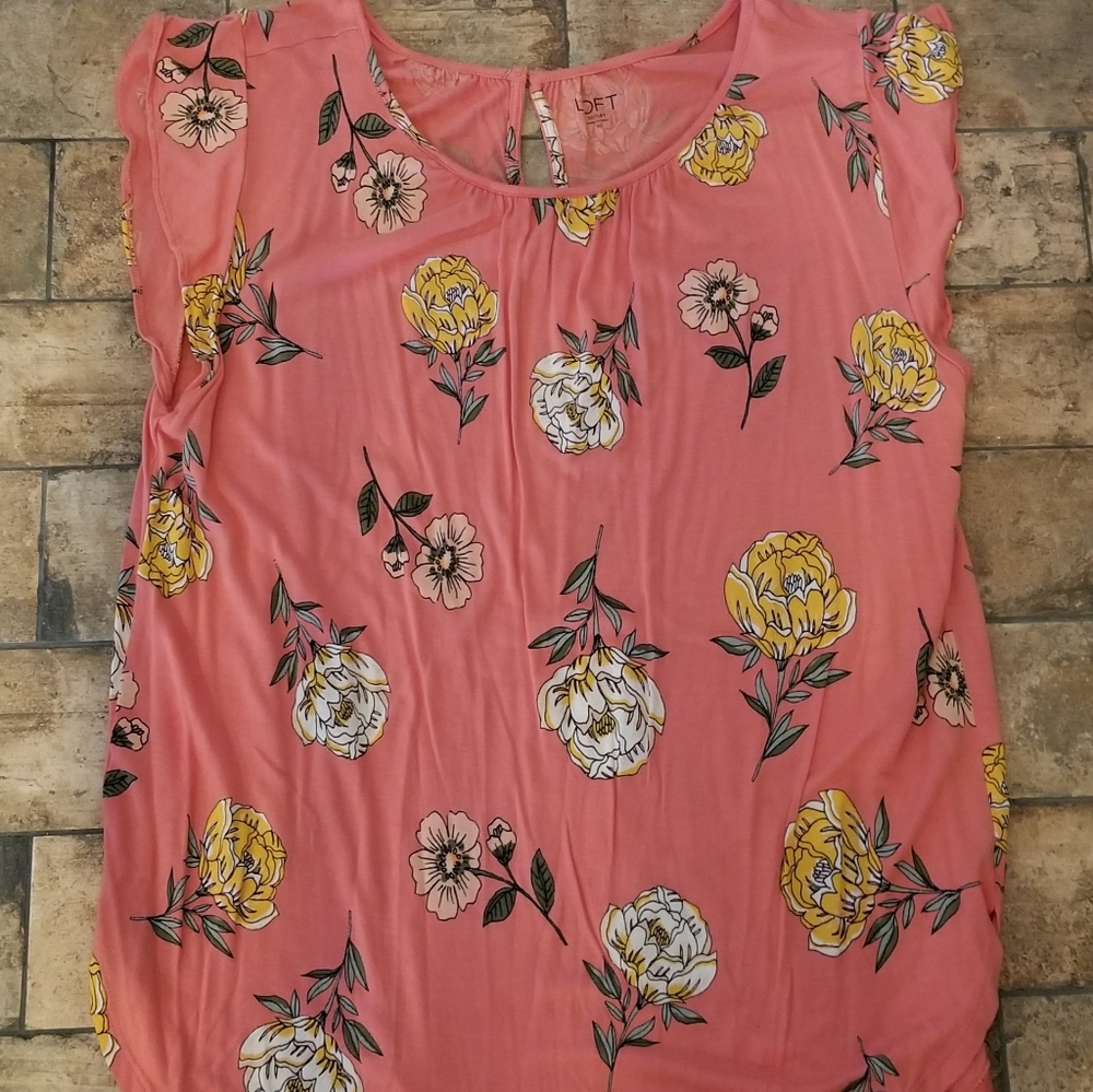 Loft Outlet Blouse Size Medium M  Coral Pink Floral Print